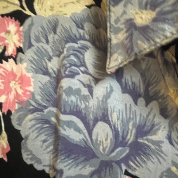 Krazy Kat Vintage Navy Blue with Shades of Pink Flowers Blouse - Picture 6 of 13